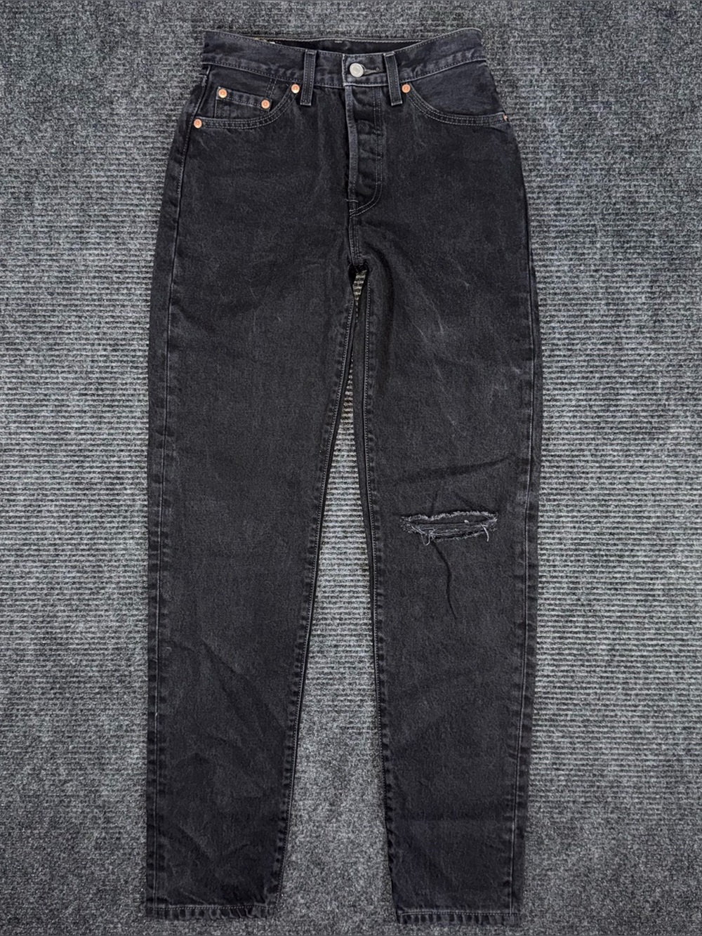 Levi’s Premium 501 ‘81 Womens Jeans 25 x 32.5 Black Denim Distressed 100% Cotton